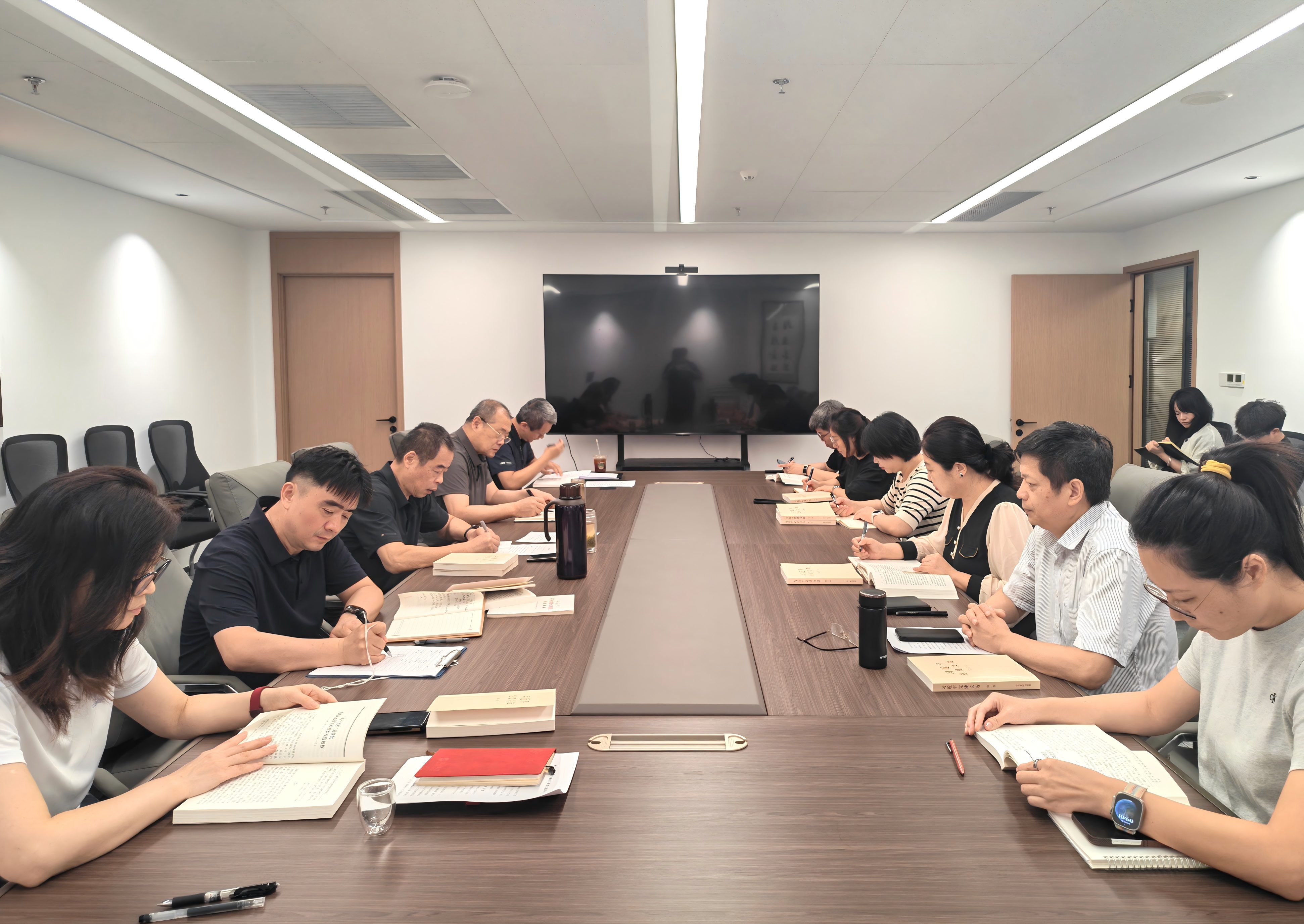 中国安装协会党支部集中学习研讨《习近平党建文选》